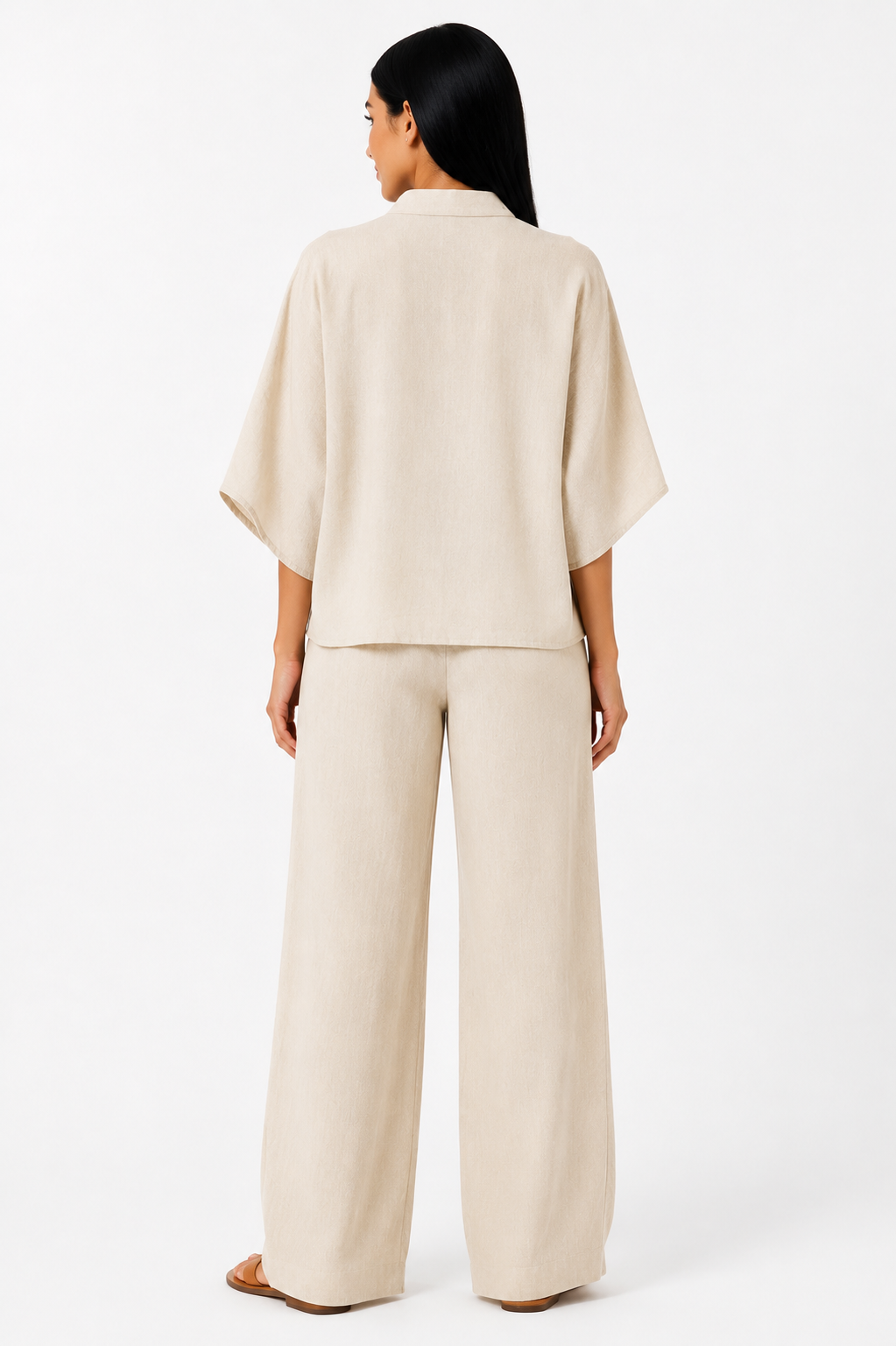 Conjunto de lino fluido Maribel de Vera Serrat, blusa y pantalón ancho en color suave, ideal para un estilo cómodo y elegante.