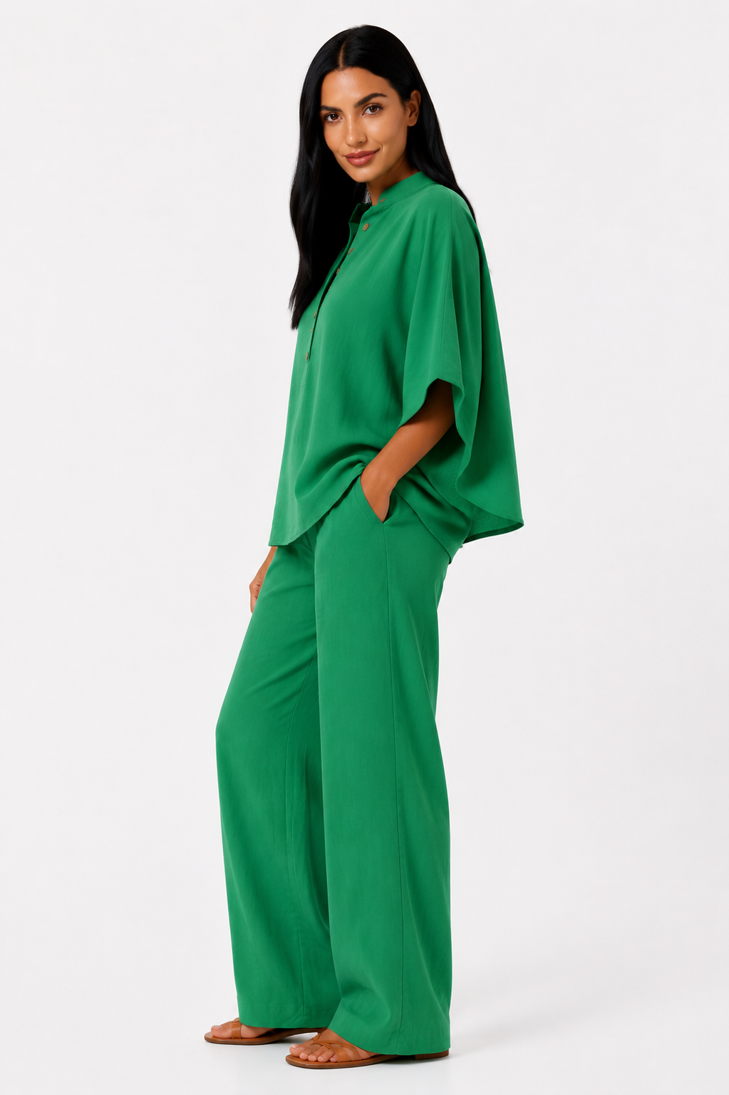 Conjunto de lino fluido Maribel de Vera Serrat, blusa y pantalón ancho en tonos suaves, ideal para looks elegantes y cómodos.