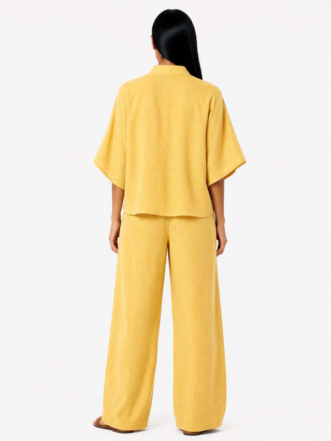 Conjunto de lino fluido Maribel de Vera Serrat, blusa y pantalón ancho en tejido ligero y elegante.