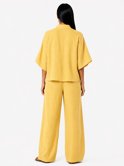 Conjunto de lino fluido Maribel de Vera Serrat, blusa y pantalón ancho en tejido ligero y elegante.