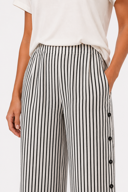 Pantalón cómodo Talia de Vera Serrat, tela suave y ajuste relajado, ideal para uso casual y diario.