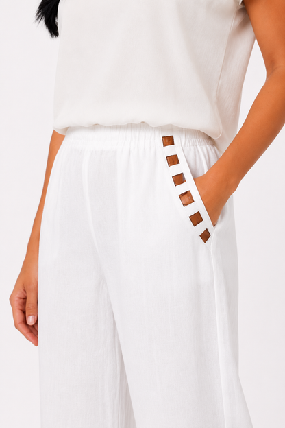Pantalón de mujer de lino en estilo chic de la marca Vera Serrat, en color neutro y con corte elegante.
