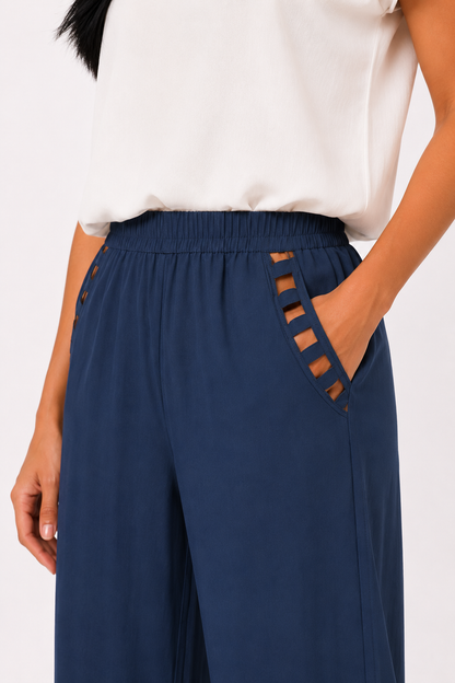 Pantalón de lino chic para mujer de la marca Vera Serrat, con diseño elegante y corte cómodo en color neutro.