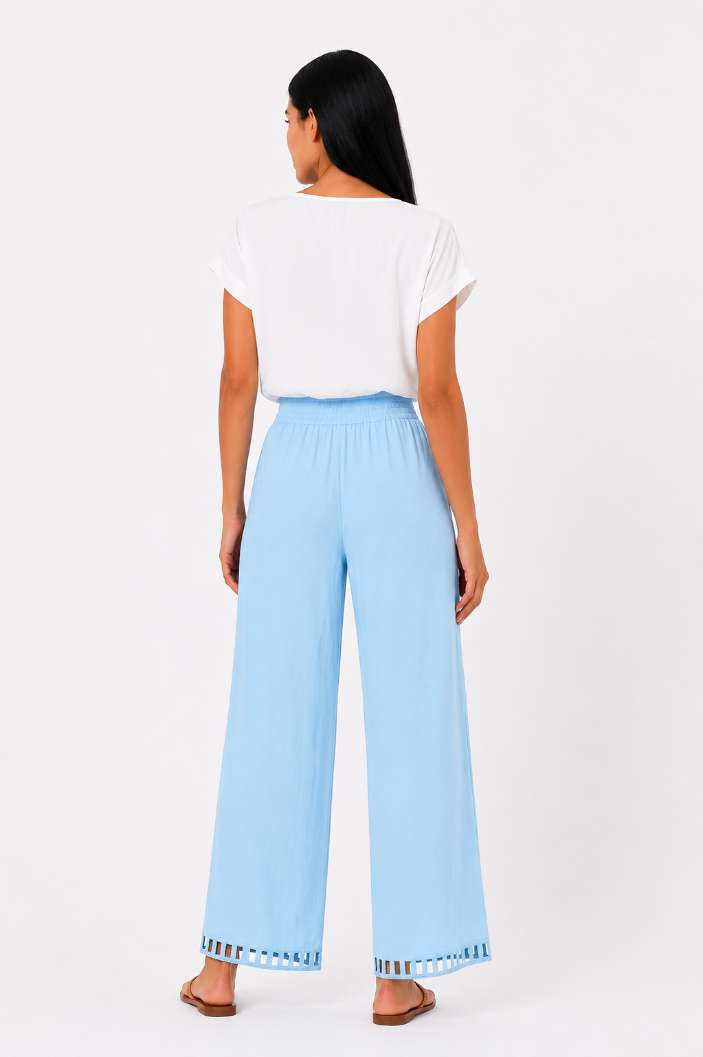 Pantalón de lino chic para mujer de la marca Vera Serrat, con diseño elegante y corte cómodo.