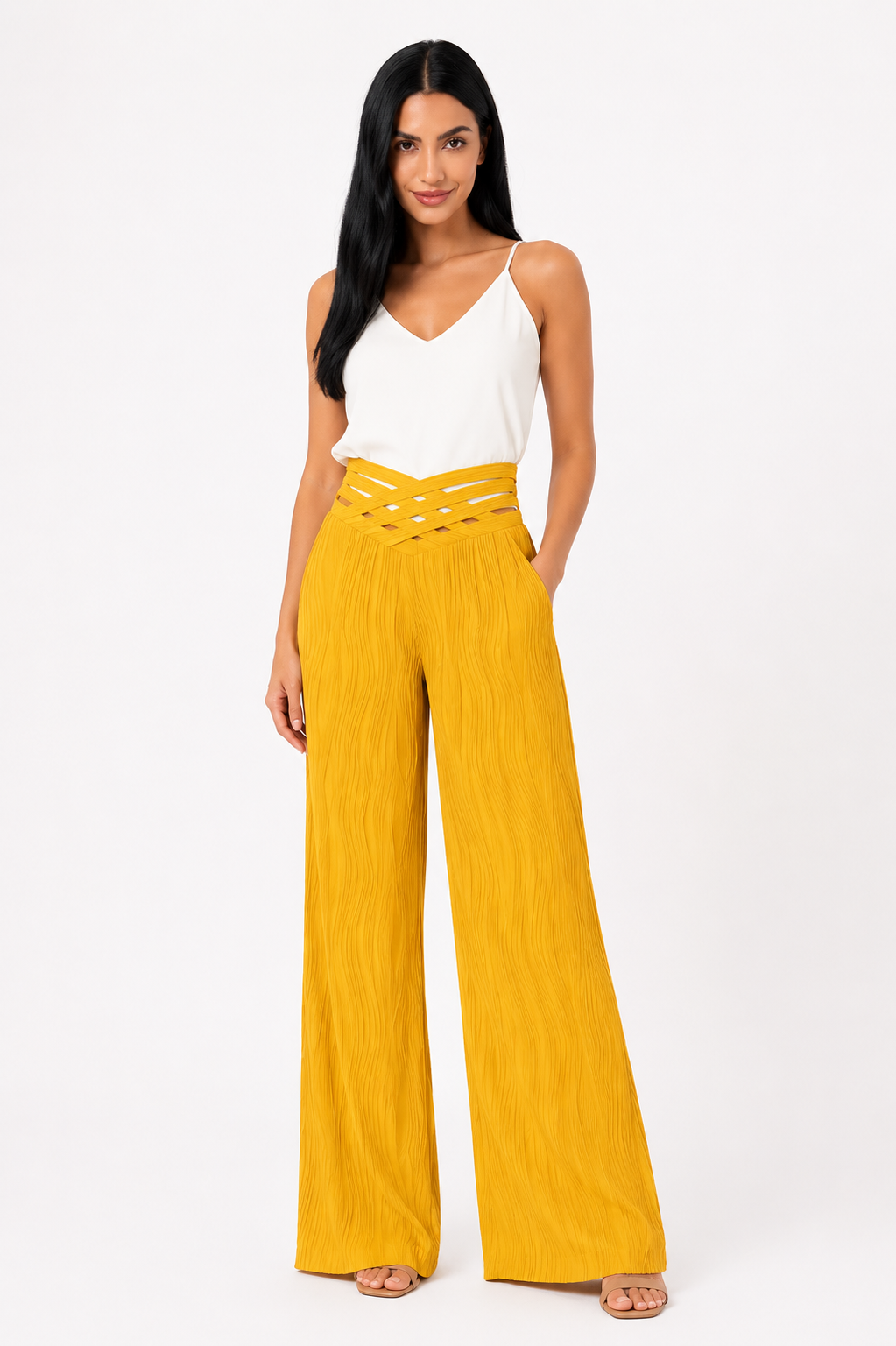 Pantalón de cintura alta Emma de Vera Serrat, en color negro, con diseño ajustado y detalles elegantes, ideal para outfits casuales.