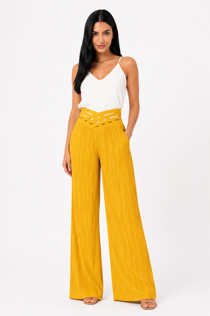 Pantalón de cintura alta Emma de Vera Serrat, en color negro, con diseño ajustado y detalles elegantes, ideal para outfits casuales.