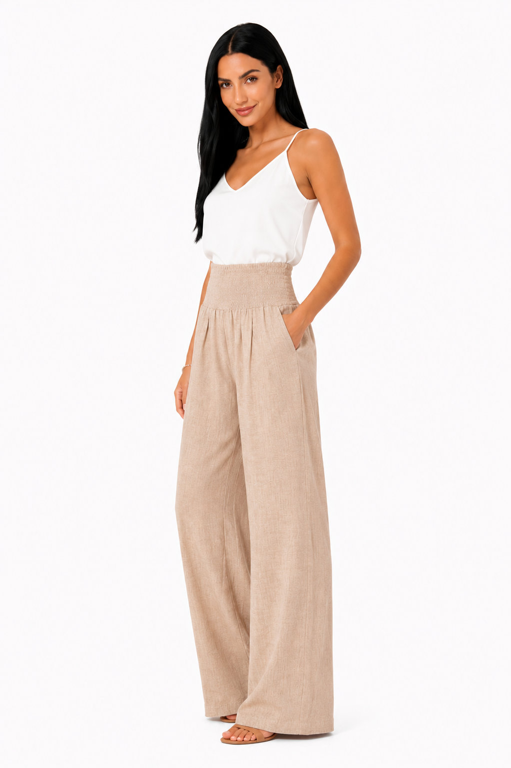 Pantalón de pierna ancha Remi de Vera Serrat, en color neutro, con cintura alta y estilo cómodo para mujer.