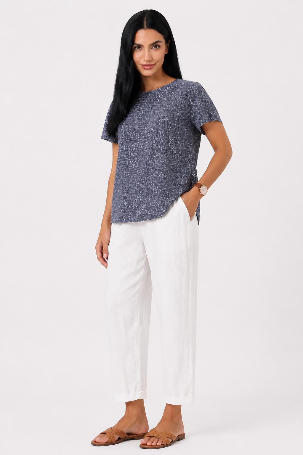 Pantalones rectos de lino ligeros de Vera Serrat, con bolsillos y estilo casual, ideales para verano y comodidad.