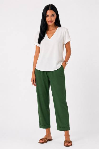 Pantalón recto de lino Aitana de Vera Serrat con bolsillos, pantalones ligeros y cómodos para un estilo casual y fresco.