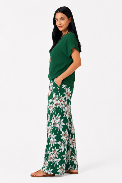 Conjunto floral de dos piezas Daniela de Vera Serrat, blusa y pantalón de pierna ancha en diseño elegante y cómodo.