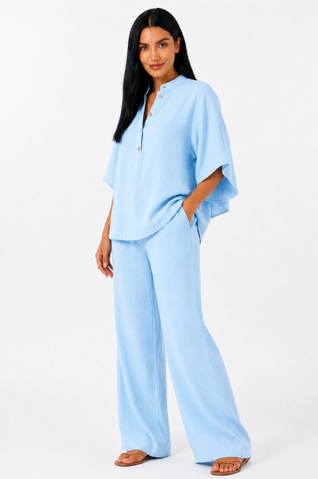 Conjunto de lino fluido Maribel de Vera Serrat, blusa y pantalón ancho en color neutro, diseño elegante y cómodo.