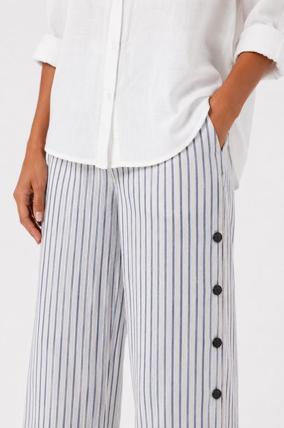 Pantalón confort Talia de Vera Serrat, en color gris, con diseño relajado y tela suave para comodidad diaria.