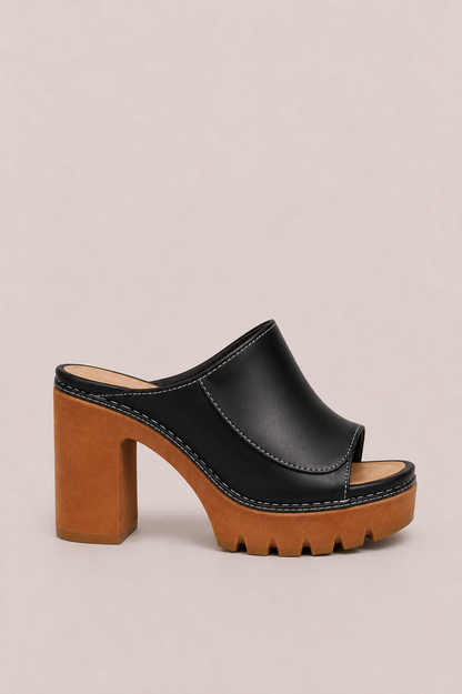 Sandalias de plataforma Mireya de Vera Serrat con tacón ancho y diseño elegante, mostradas en color neutro sobre fondo blanco.