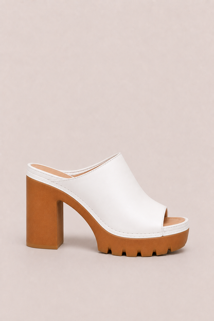 Sandalias de plataforma Mireya de Vera Serrat con tacón ancho y suela de yute, ideales para verano y looks casuales.