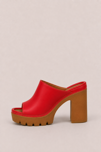 Sandalias de plataforma Vera Serrat Mireya con tacón ancho, diseño elegante y suela acolchada, en color neutro.