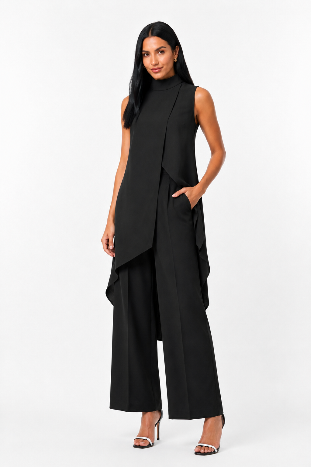Vestido de dos piezas asimétrico y elegante de Vera Serrat, con diseño moderno y estilo sofisticado en tono neutro.