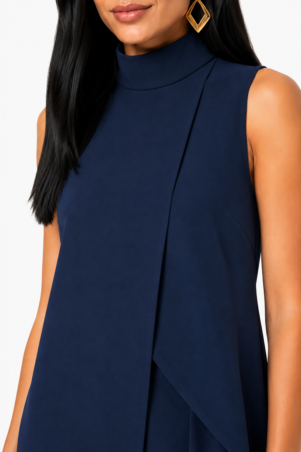 Vestido asimétrico de dos piezas de Vera Serrat, conjunto elegante con diseño moderno y detalles sofisticados.