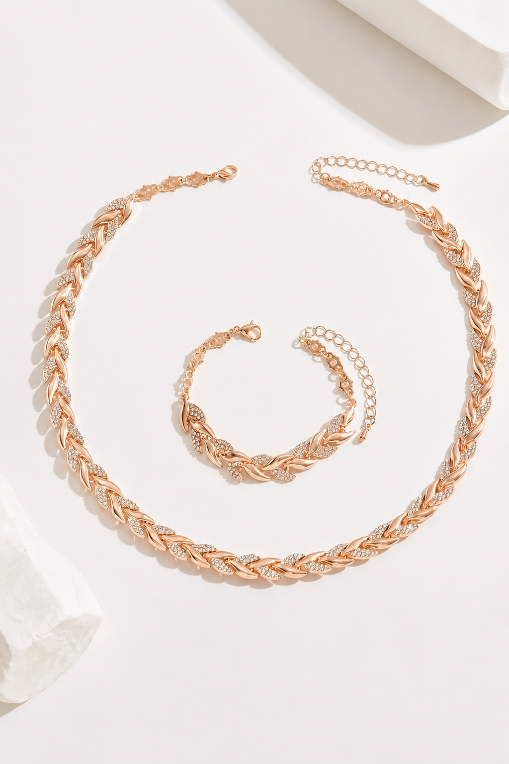 Conjunto de collar y pulsera de espiga de Vera Serrat, diseño elegante en plata para mujer.