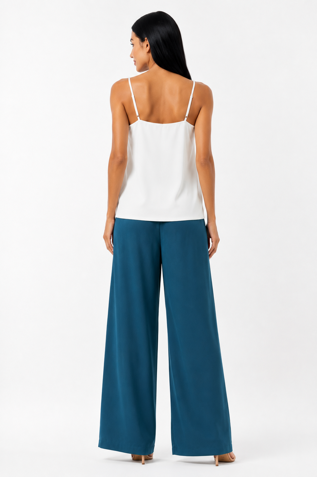 Pantalón Alba de Vera Serrat, ligero y elegante, con corte moderno y tela suave, ideal para uso diario y estilo sofisticado.