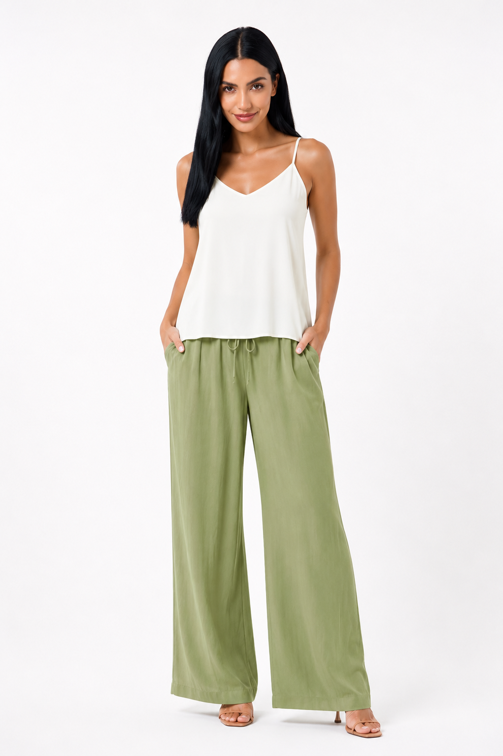 Pantalón Alba de Vera Serrat, con diseño elegante y ligero para uso diario, en color neutro, mostrado en la imagen.