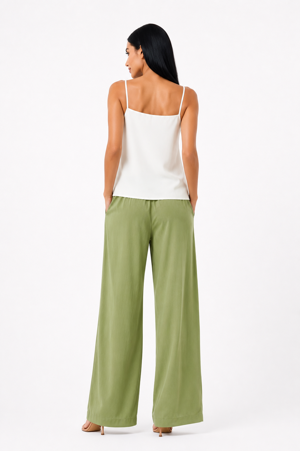 Pantalón Alba de Vera Serrat, en color liso, con diseño elegante y cómodo para uso diario.