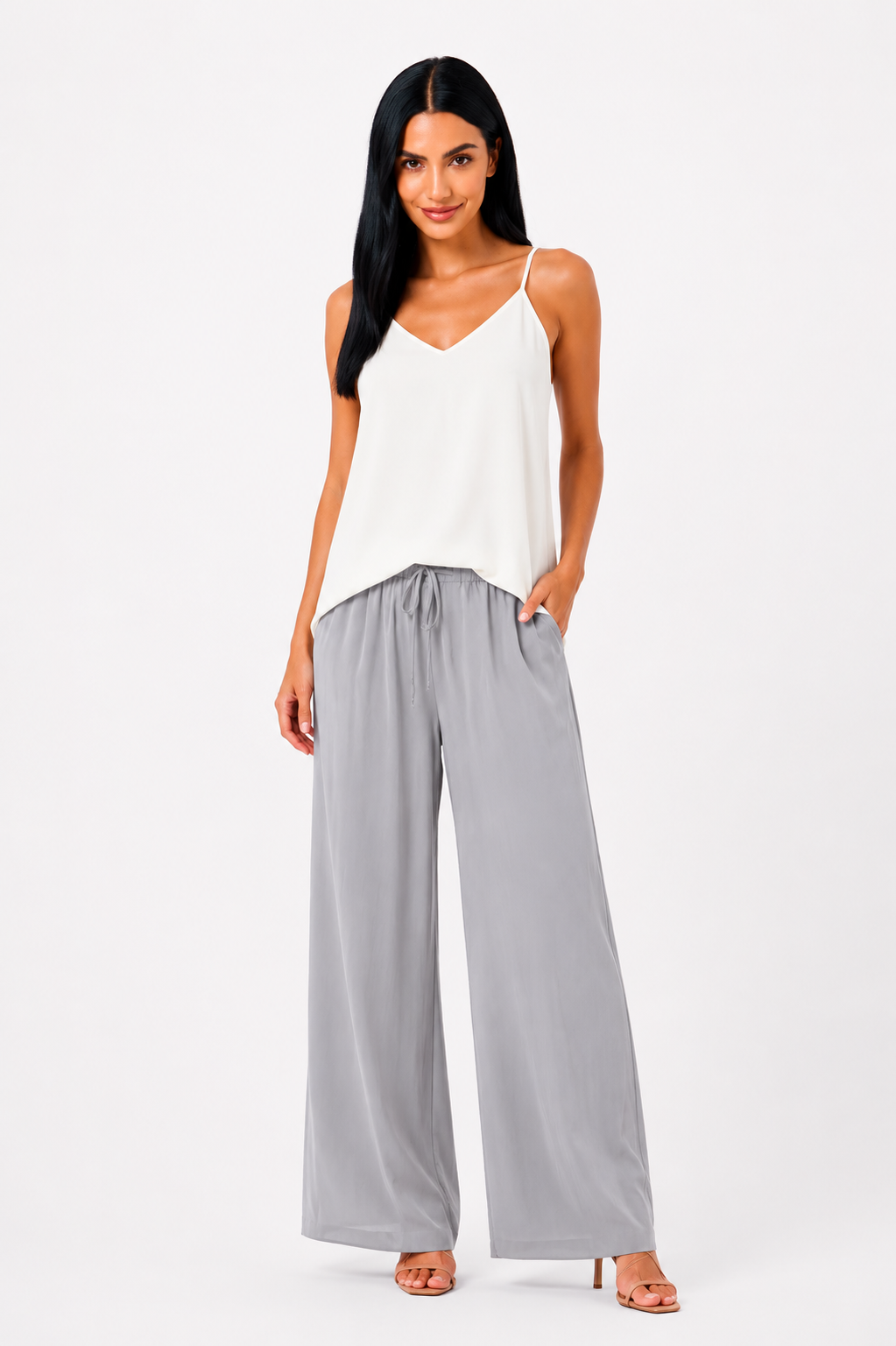 Pantalón Vera Serrat Alba de ligereza y elegancia para uso diario, en color neutro, con diseño cómodo y moderno.