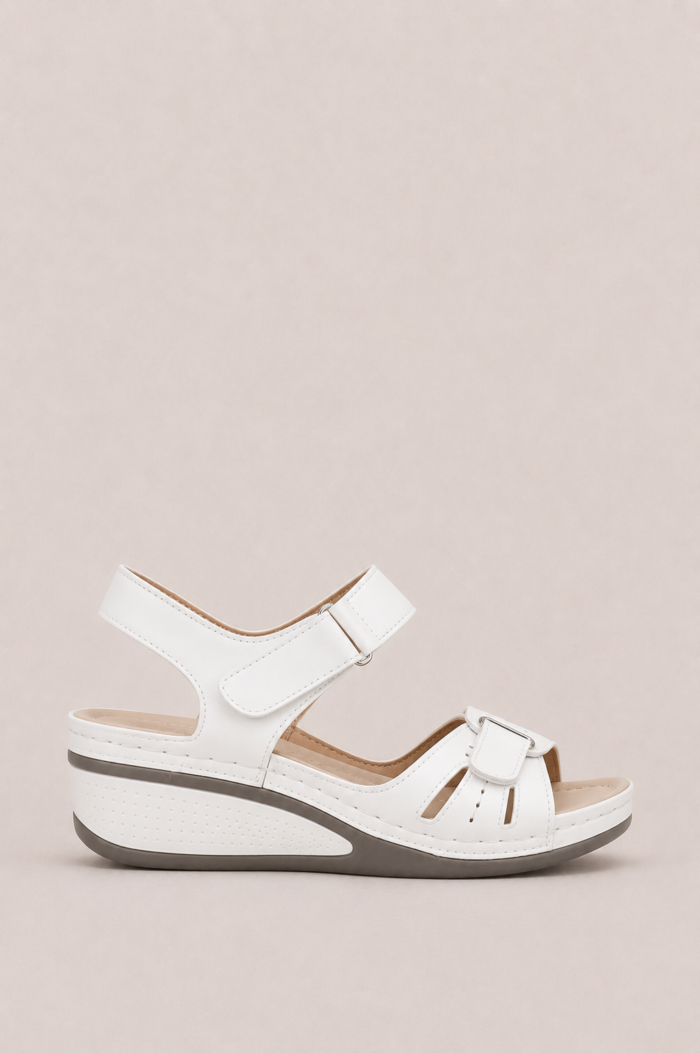 Sandalias ergonómicas de confort Vera Serrat con plantilla acolchada y suela antideslizante, ideales para uso diario y comodidad.