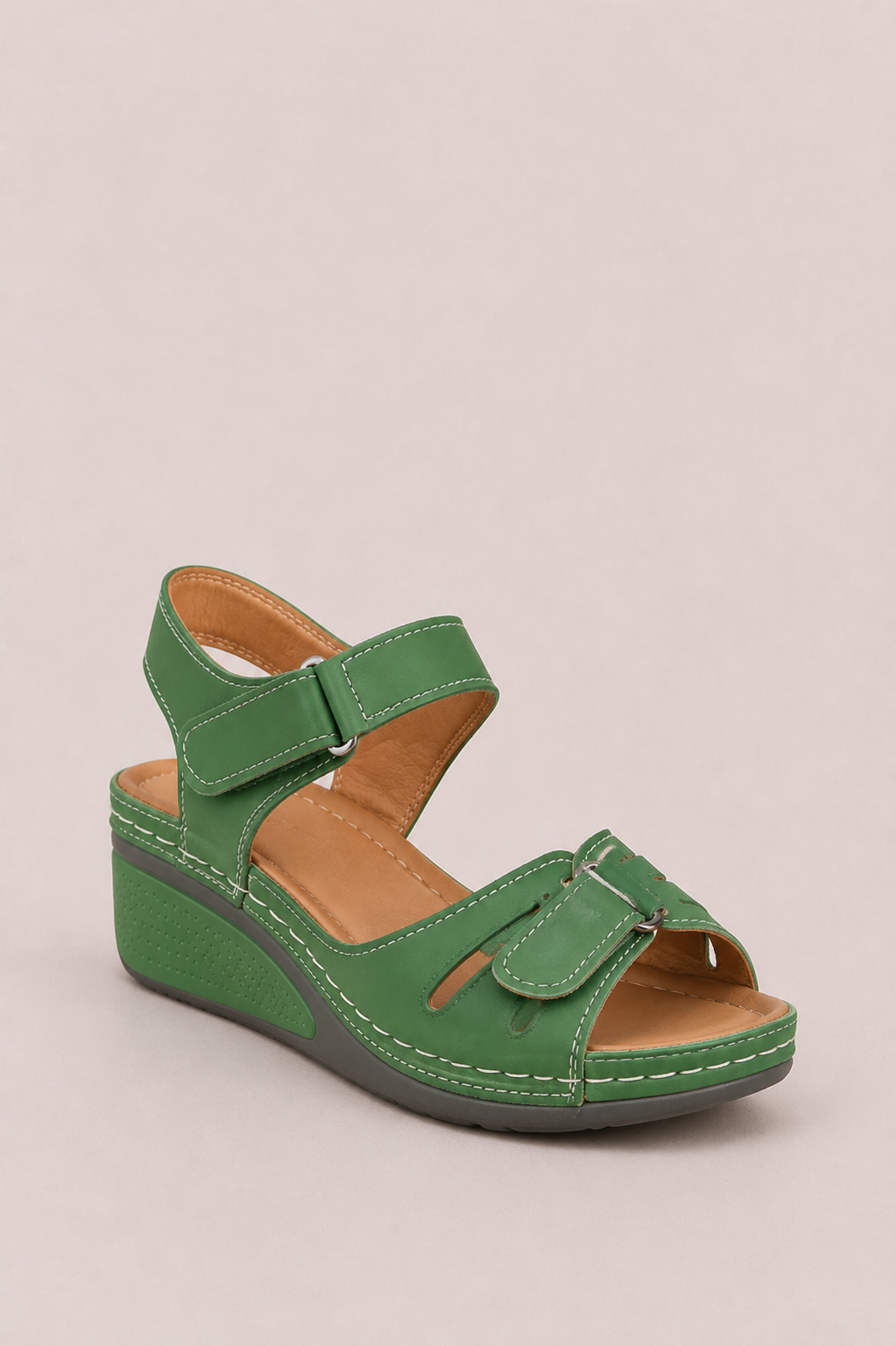 Sandalias ergonómicas de confort Vera Serrat, con plantilla acolchada y diseño elegante, ideales para uso diario.