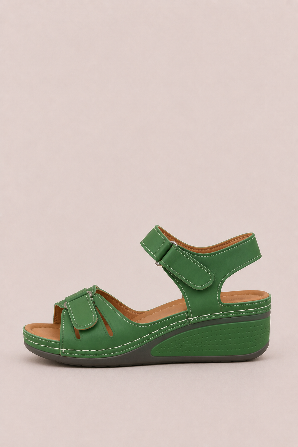 Sandalias ergonómicas de confort Vera Serrat con plantilla acolchada y suela antideslizante, ideales para uso diario y comodidad.