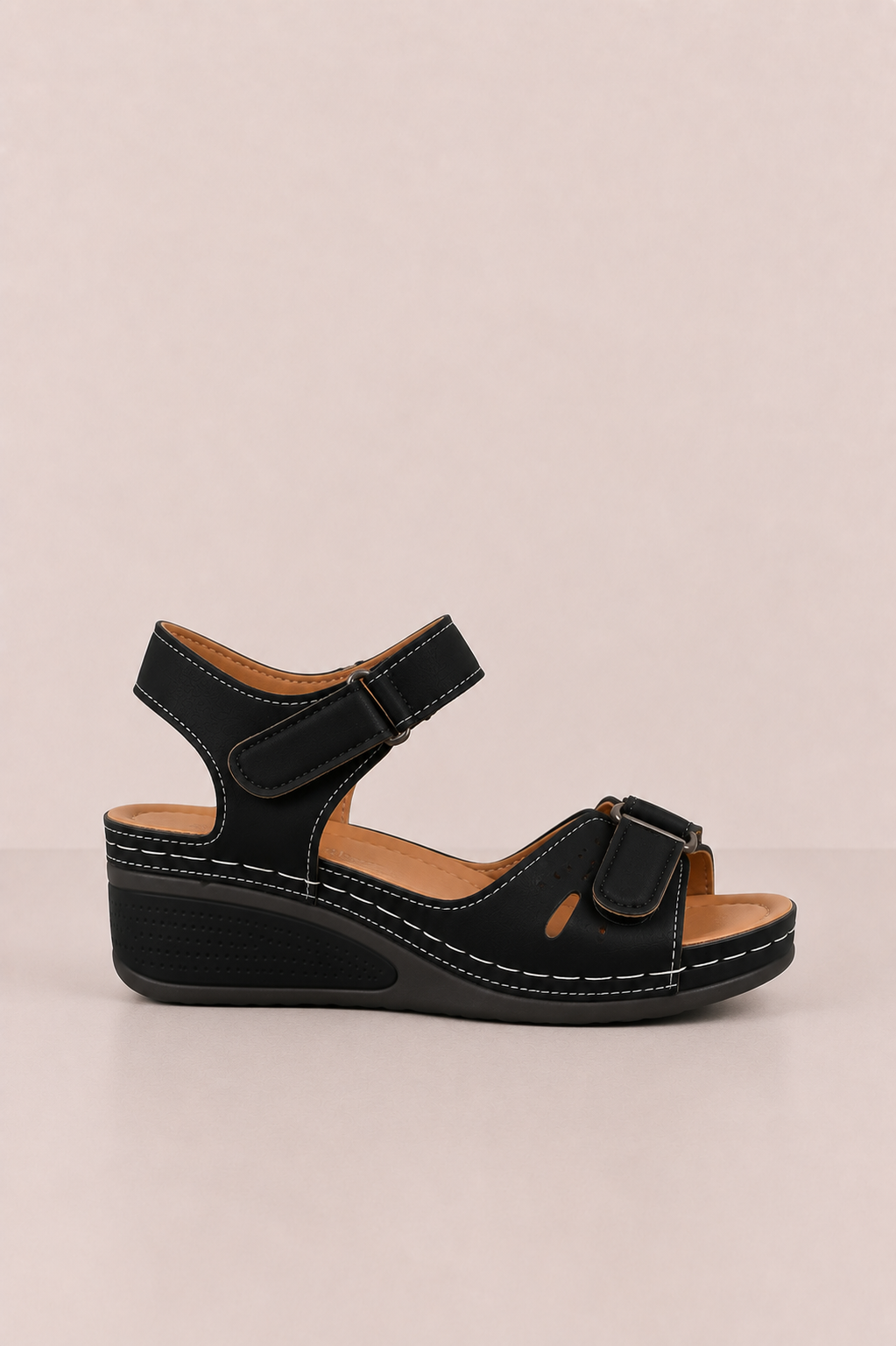Sandalias ergonómicas de confort de la marca Vera Serrat, con diseño cómodo y soporte para los pies.