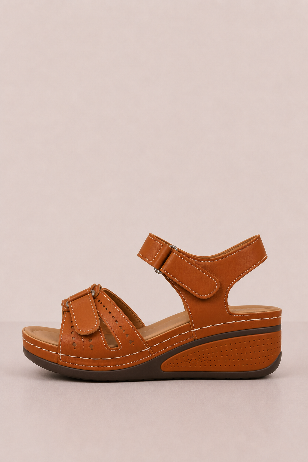 Sandalias ergonómicas de confort Vera Serrat, con plantilla acolchada y suela antideslizante, ideales para uso diario.