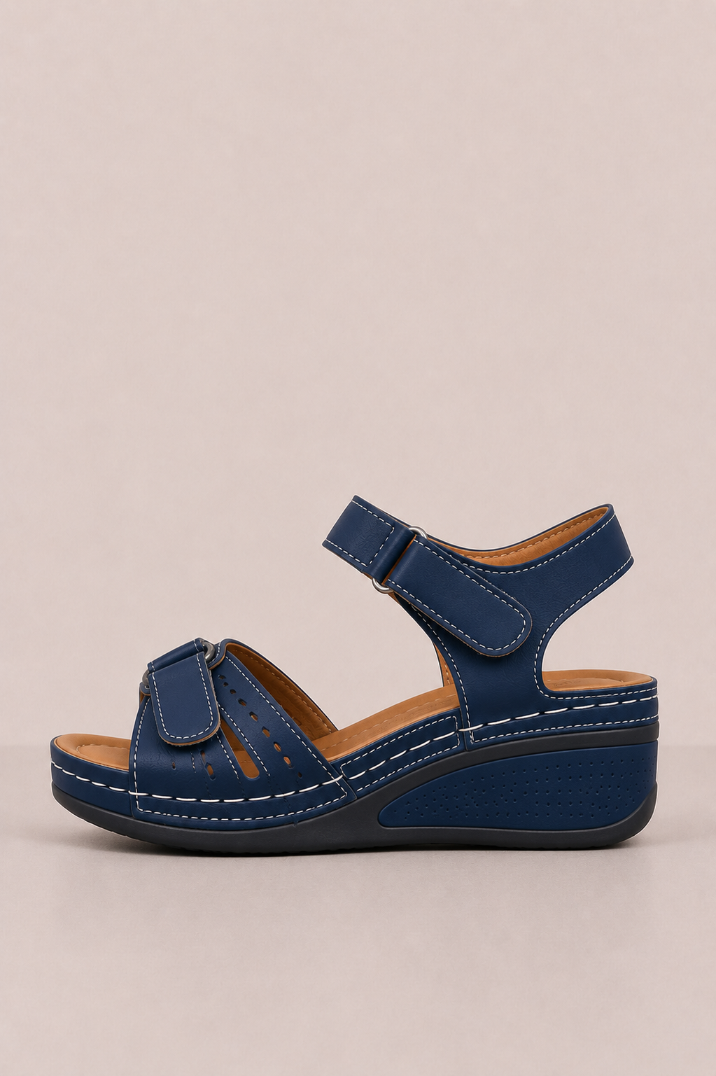 Sandalias ergonómicas de confort de la marca Vera Serrat, con diseño cómodo y soporte para los pies.