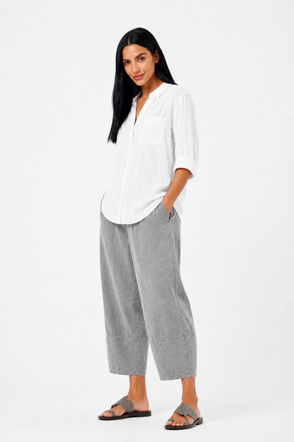 Pantalón amplio de corte relajado de la marca Vera Serrat, con tela suave y diseño cómodo para uso casual.