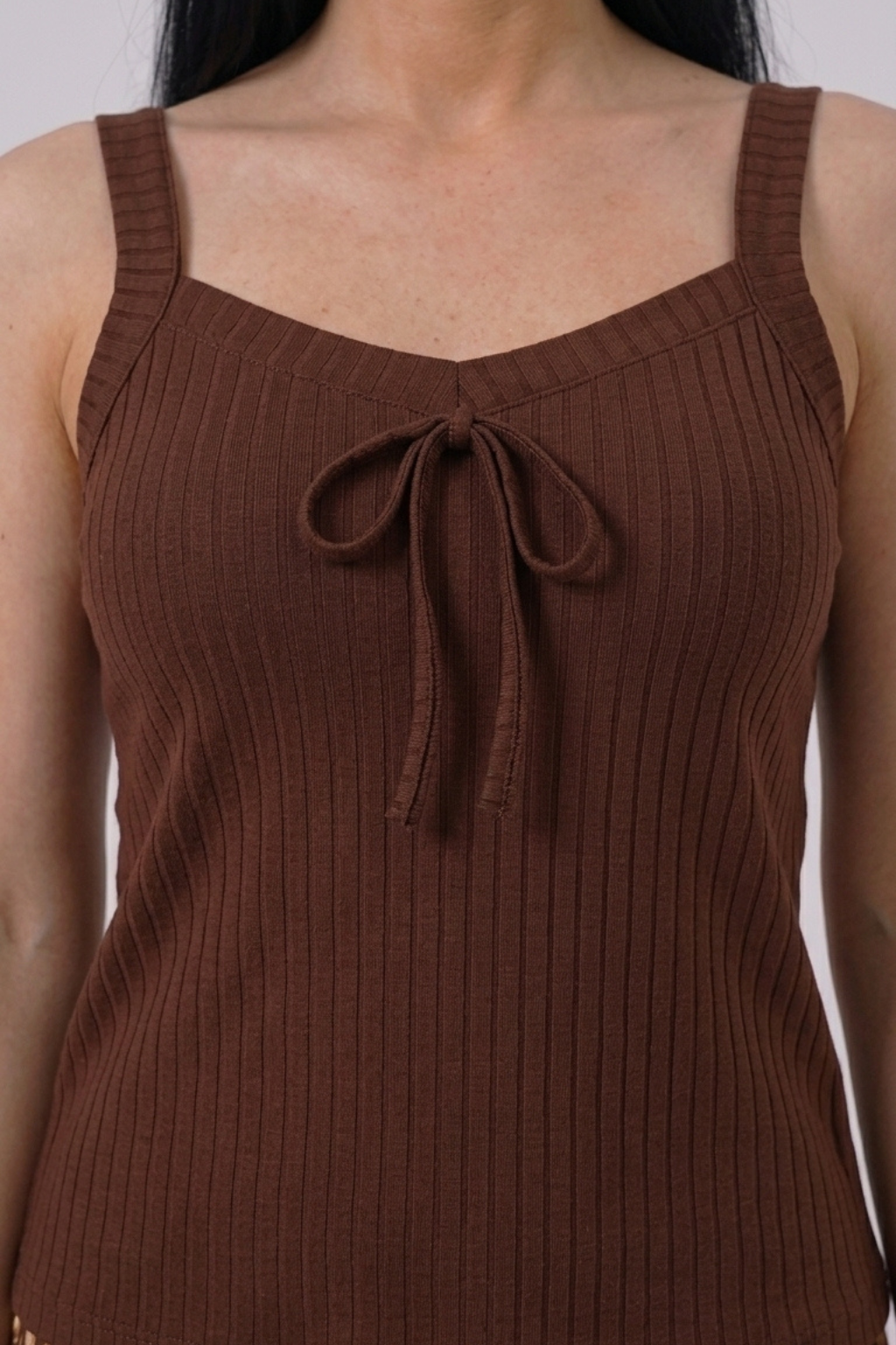 Tankini elegante de corte fluido de Vera Serrat, con diseño colorido y detalles suaves en la parte superior.