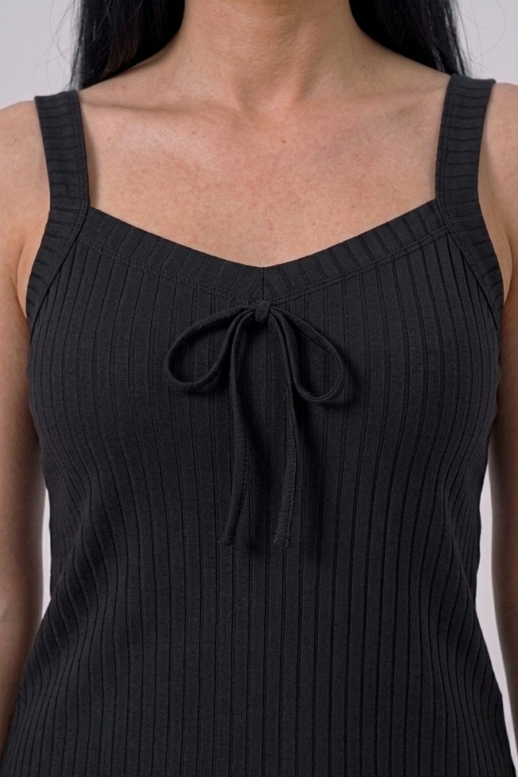 Tankini elegante de corte fluido de Vera Serrat, en tejido suave y diseño moderno, ideal para verano y playa.