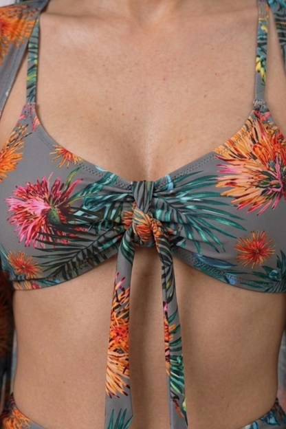 Bikini Tropical de 3 Piezas con Kimono