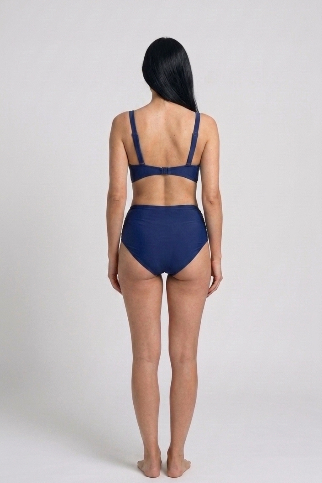 Bikini moldeador de cintura alta Vera Serrat con diseño en colores vibrantes y ajuste cómodo para resaltar la figura.