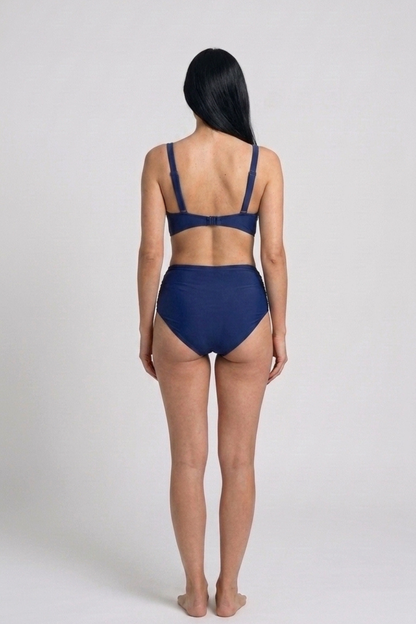 Bikini moldeador de cintura alta Vera Serrat con diseño en colores vibrantes y ajuste cómodo para resaltar la figura.