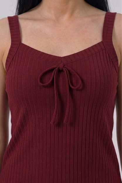 Tankini elegante de corte fluido de Vera Serrat, con diseño moderno y estilo cómodo, en tonos suaves y tejidos ligeros.