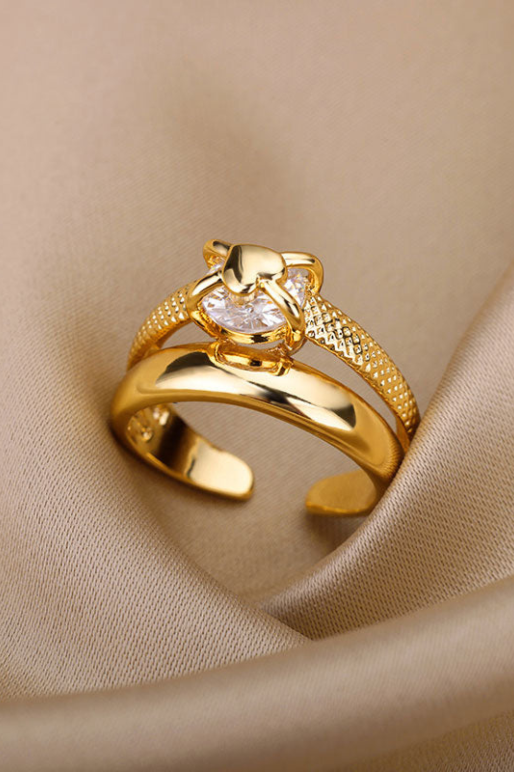 Mercedes | Anillo Elegante de Diseño Atemporal