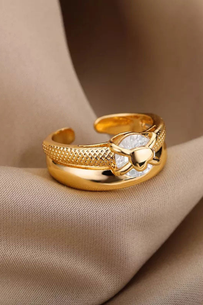 Mercedes | Anillo Elegante de Diseño Atemporal