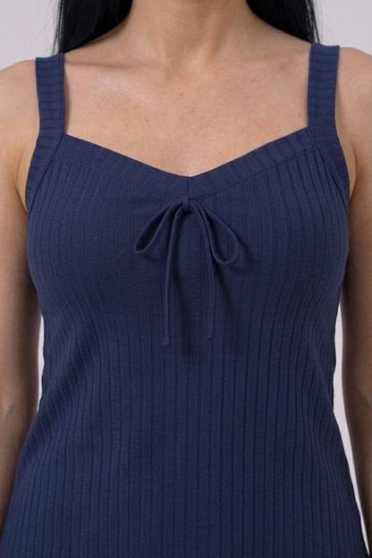 Tankini elegante de corte fluido de Vera Serrat, con diseño sofisticado y estilo cómodo para la playa o piscina.