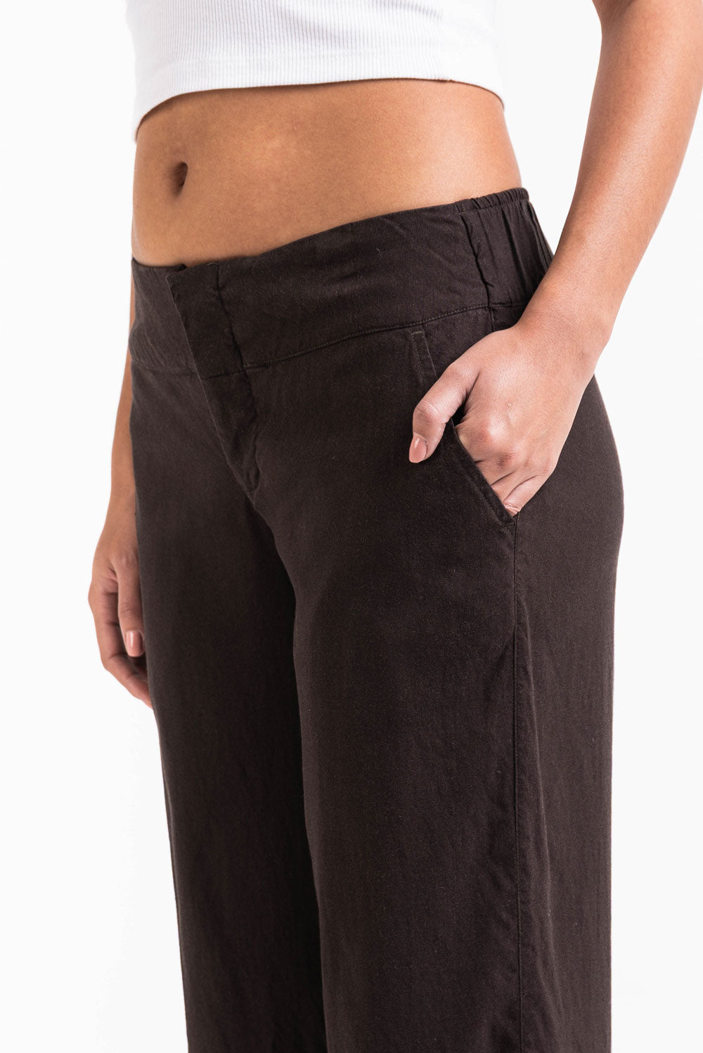 Pantalón recto fresco de tiro bajo MADLADY, pantalones de moda en tela ligera, color neutro y diseño cómodo.