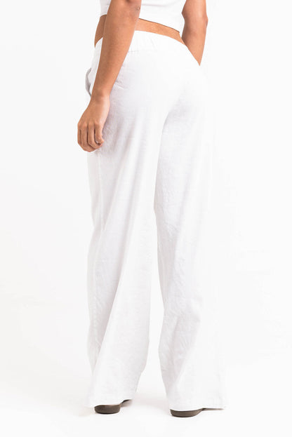 Pantalón recto fresco de tiro bajo de MADLADY, en color claro, con cintura de tiro bajo y diseño casual para mujer.