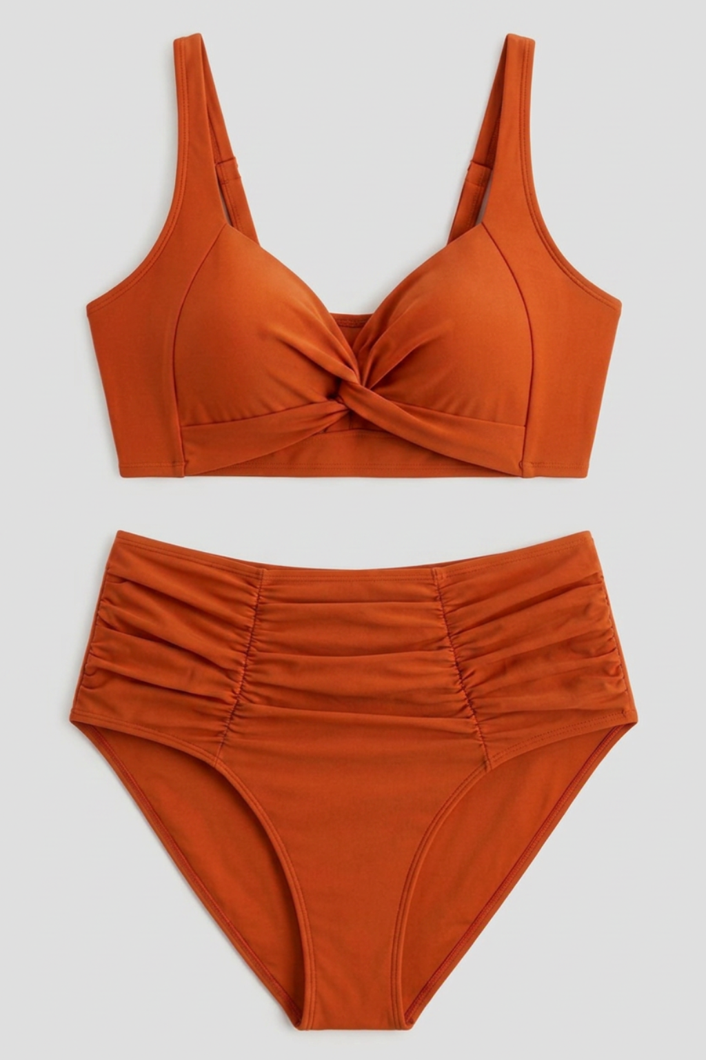 Bikini moldeador de cintura alta de Vera Serrat, en color negro, con diseño ajustado y detalles en la parte superior.