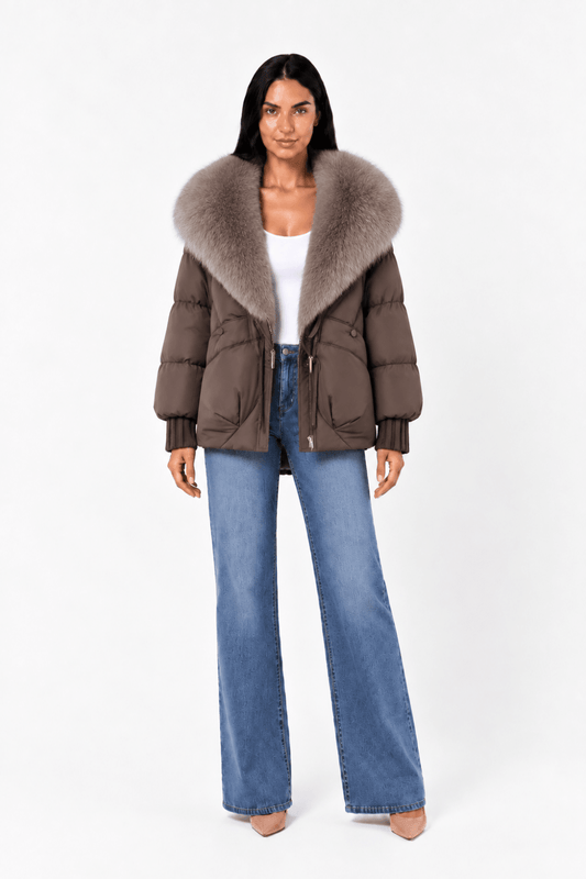 Abrigo acolchado Bergmann Atelier Amalia con cuello de borreguito, diseño cálido y elegante para invierno.