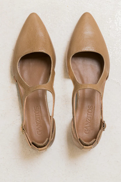 Bailarina de piel nude Celine plano de Ganzitos, vista frontal con diseño elegante y cómodo para mujer.