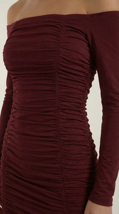 Vestido Mini Ceñido con Escote Bardot