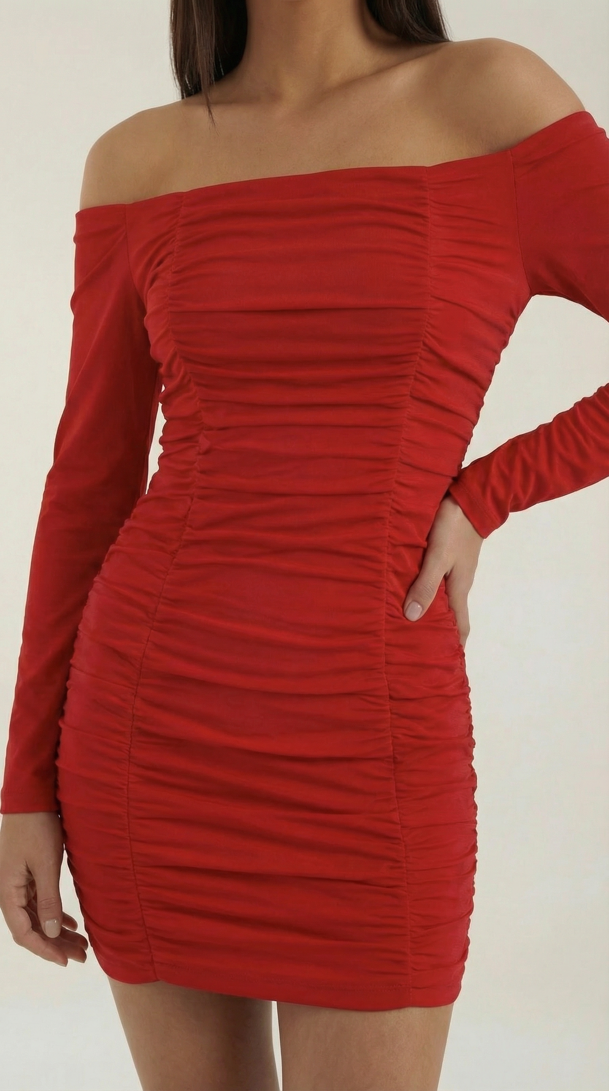 Vestido Mini Ceñido con Escote Bardot