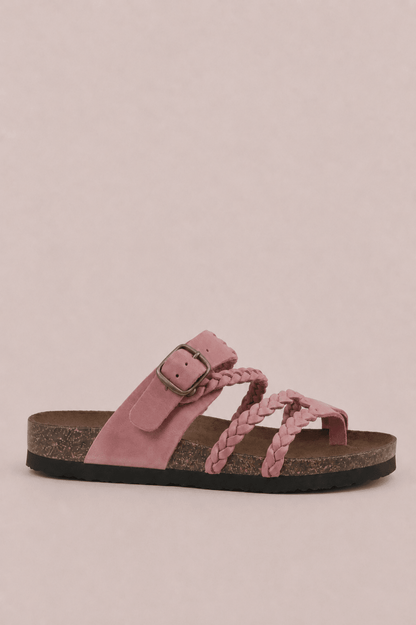 Sandalias trenzadas elegantes de Vera Serrat, con diseño cómodo y sofisticado, en color neutro y suela de goma.